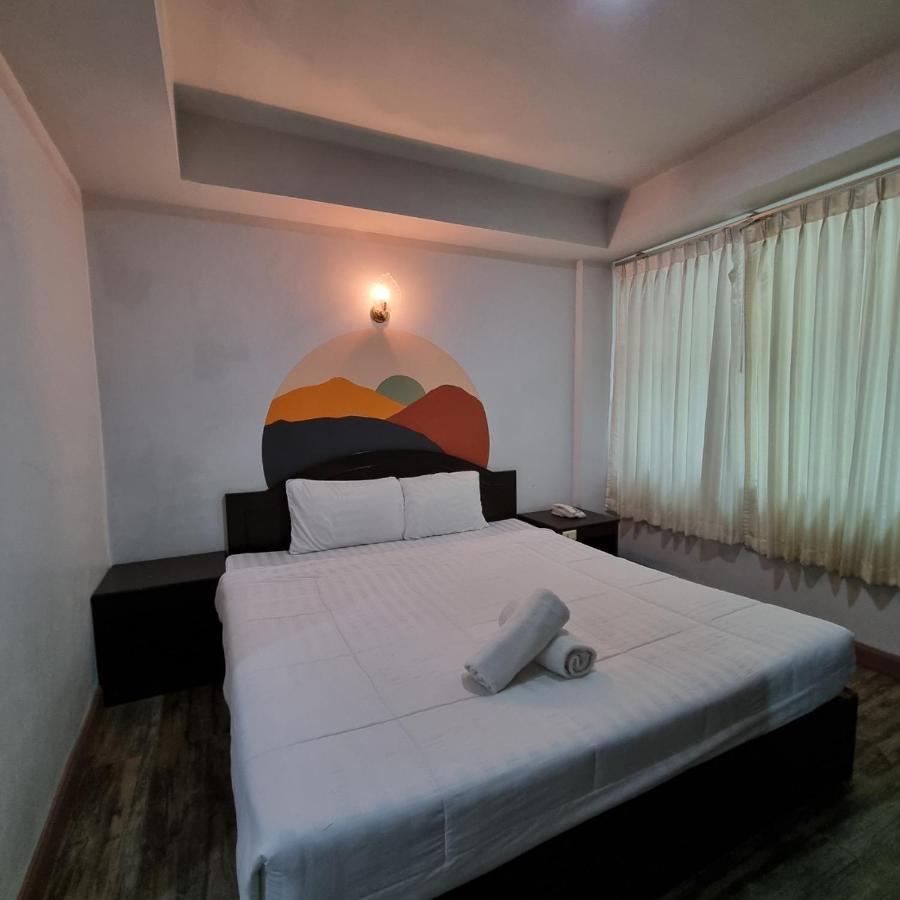 Sun Moon Hotel Лоеи Екстериор снимка